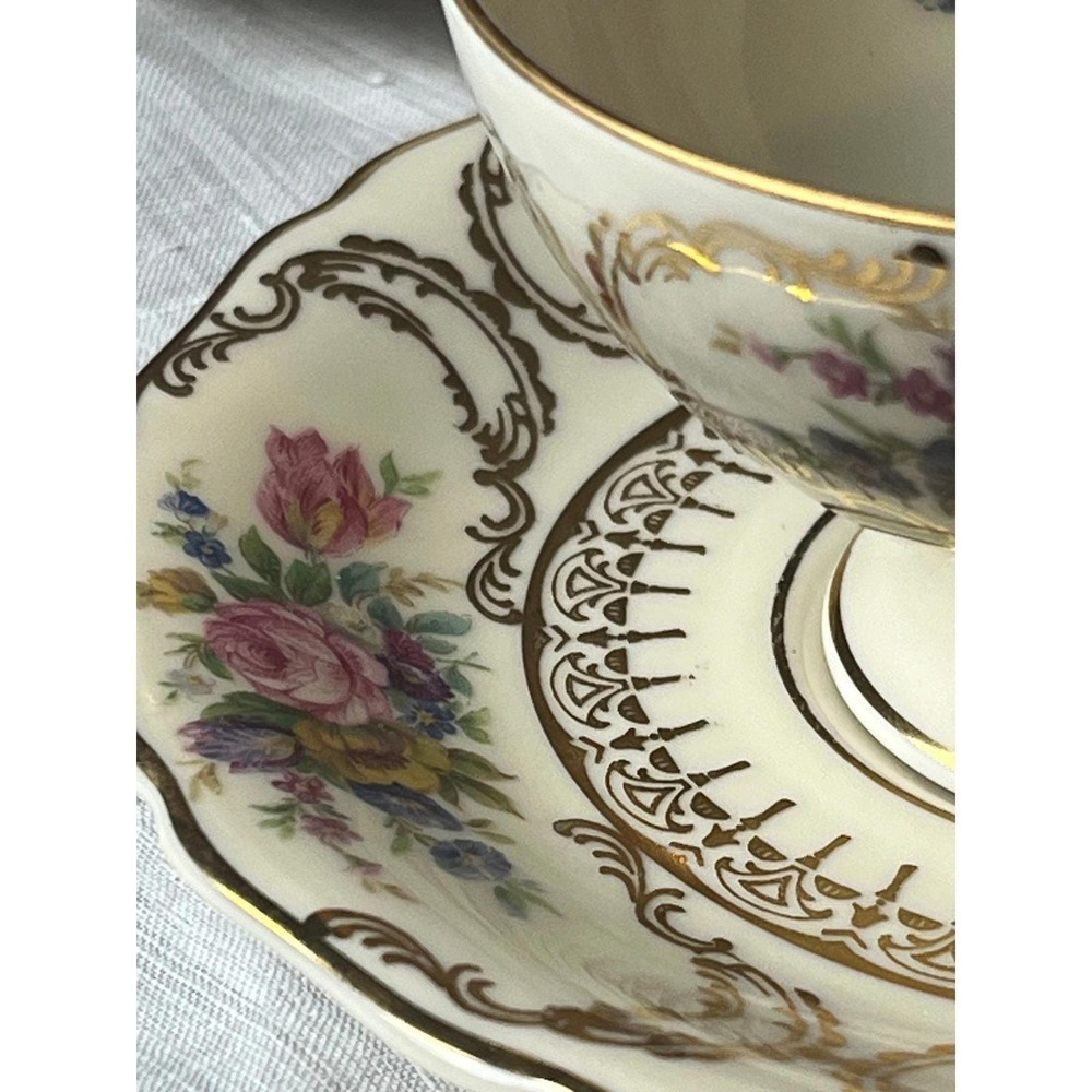 Rosenthal Continental Ivory Queens Bouquet footed demitasse 3 cups and 3 Saucers - Picture 4 of 9
